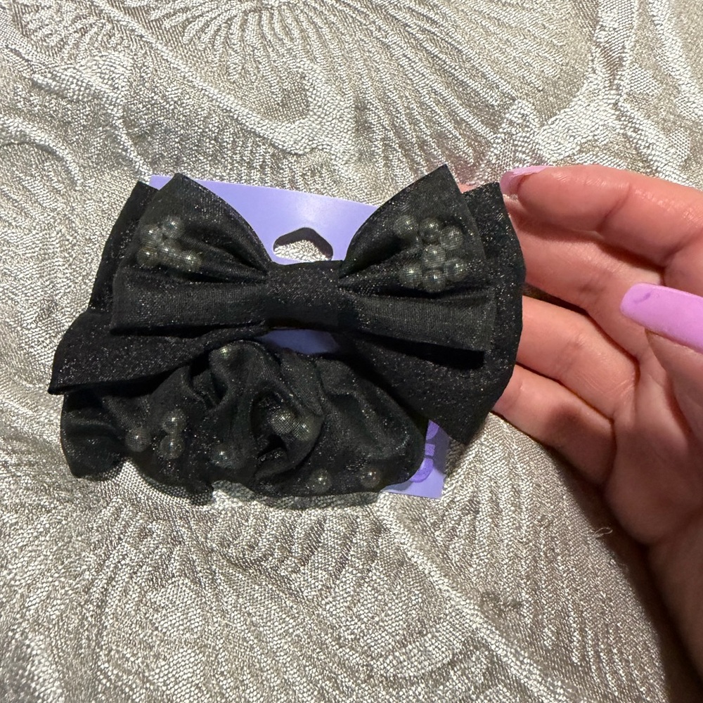 Chic Black Bow 2 pc Barrette Set with Pearls